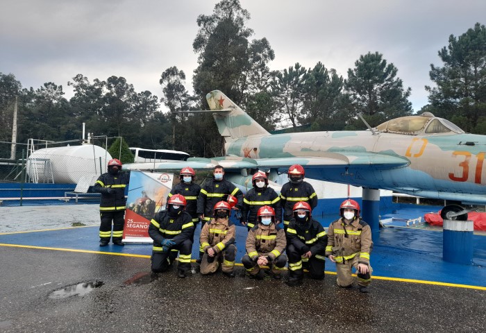 Personal de la Autoridad Portuaria recibe formación en manejo de desfibrilador y lucha contra incendios