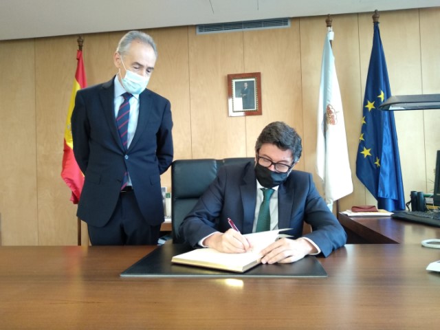 El presidente de Puertos del Estado visita el Puerto de Marín