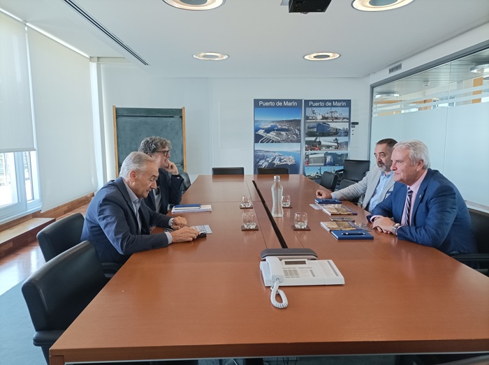 El presidente de la Autoridad Portuaria recibe a representantes de la Federación de Transitarios