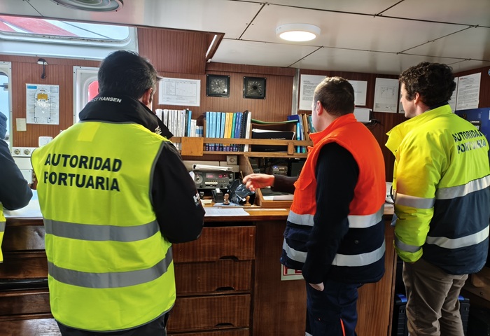 Port Authority Workers Visit the Ría de Vigo Offshore Tug