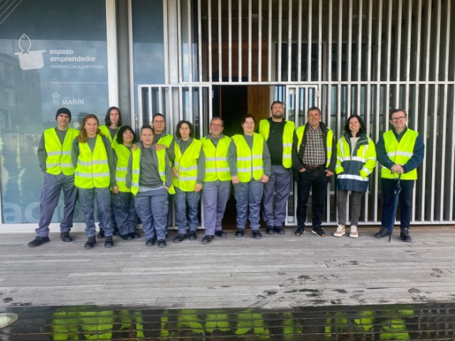 Alumnos del Obradoiro de Emprego de Marín visitan las instalaciones pesqueras