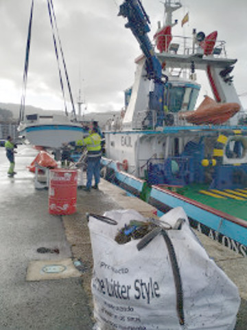 A Autoridade Portuaria programa varias xornadas de limpeza submarina das súas dársenas